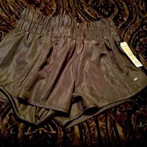 LEG3ND SHORTS SIZE LARGE NEW WITH TAGS